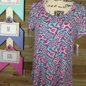 LuLaRoe NWT Medium Classic Tee